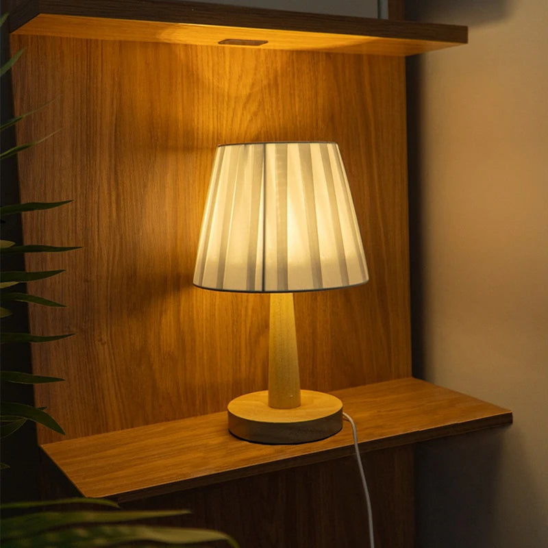 Nachttischlampe Plissee