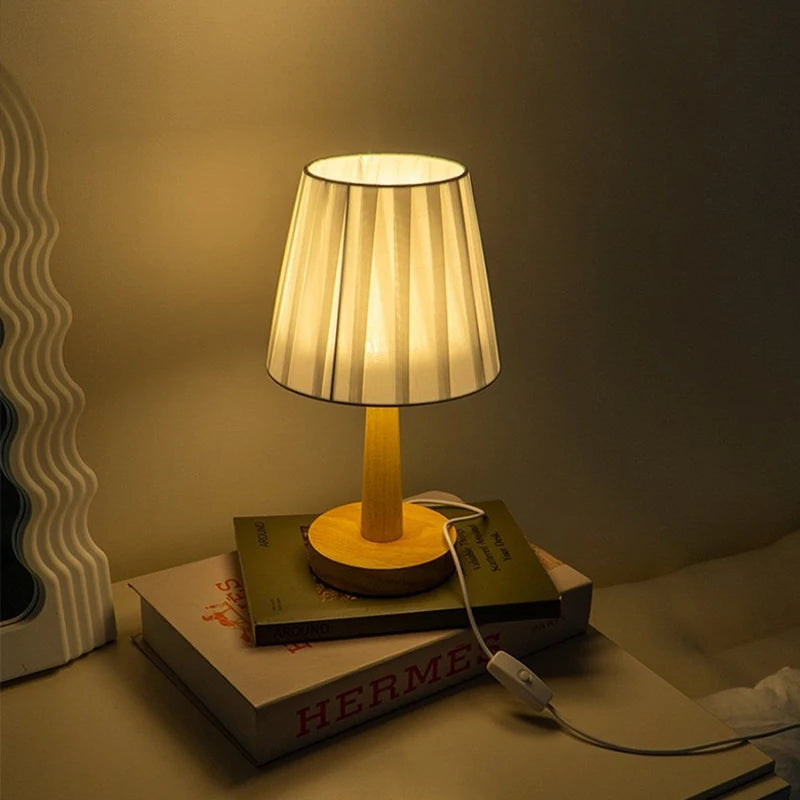 Nachttischlampe Plissee