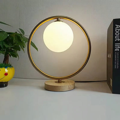 Moderne Nachttischleuchte