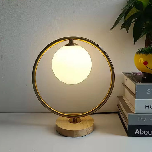 Moderne Nachttischleuchte