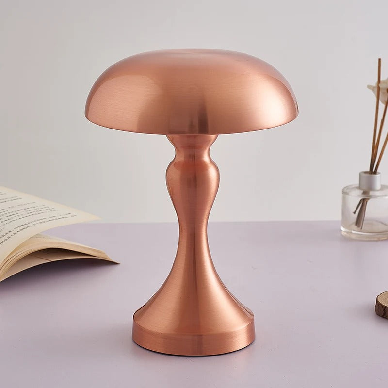 Schöne Nachttischlampe Rose Gold